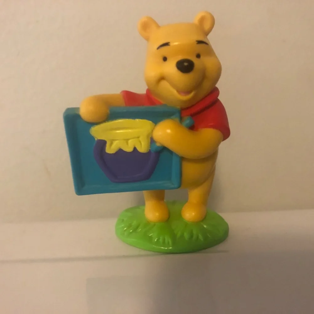 Figurine and kids face mask